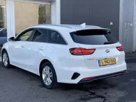 Kia Ceed Sportswagon (2021) thumbnail 2