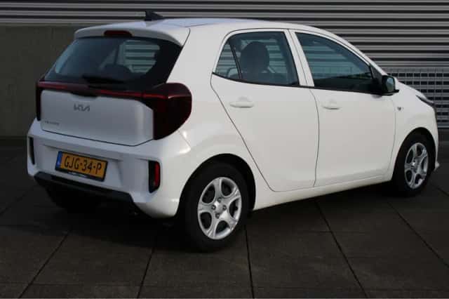 Kia Picanto (2024) thumbnail 4