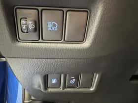 Toyota C-HR (2021) thumbnail 40