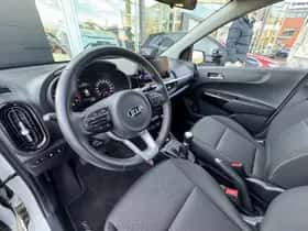 Kia Picanto (2021) thumbnail 9