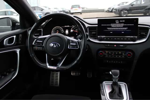 Kia Proceed (2021) thumbnail 13