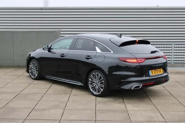 Kia Proceed (2021) thumbnail 3