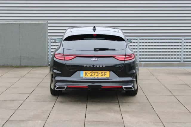 Kia Proceed (2021) thumbnail 4