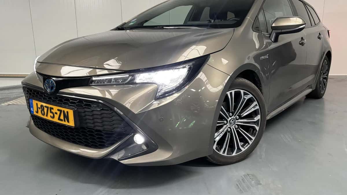 Toyota Corolla-touring-sports (2020) — foto 1
