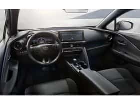 Toyota C-HR (2025) thumbnail 5