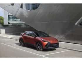 Toyota C-HR (2025) thumbnail 7