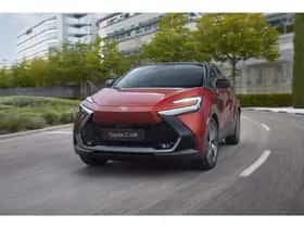 Toyota C-HR (2025) thumbnail 9