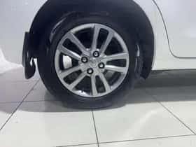 Toyota Yaris thumbnail 20