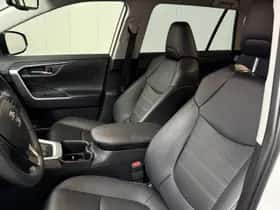 Toyota RAV4 (2024) thumbnail 5