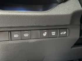 Toyota RAV4 (2024) thumbnail 8