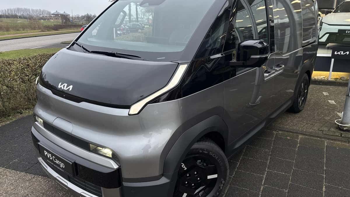 Kia Pv5 (2025) — foto 1