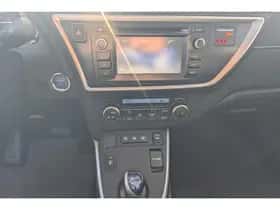 Toyota Auris (2015) thumbnail 16