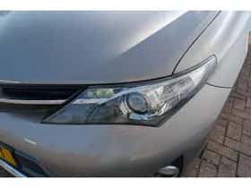 Toyota Auris (2015) thumbnail 19