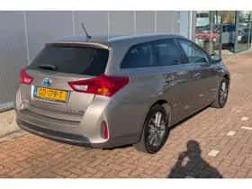 Toyota Auris (2015) thumbnail 4