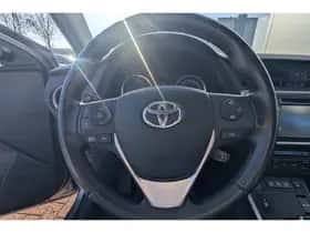 Toyota Auris (2015) thumbnail 43