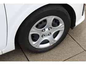 Kia Picanto (2025) thumbnail 9