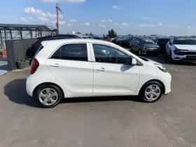 Kia Picanto (2016) thumbnail 10