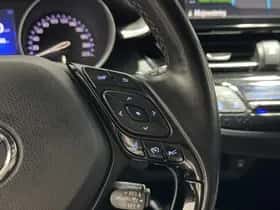 Toyota C-HR (2017) thumbnail 12