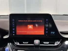 Toyota C-HR (2017) thumbnail 19