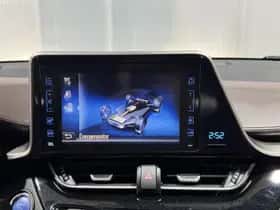 Toyota C-HR (2017) thumbnail 23