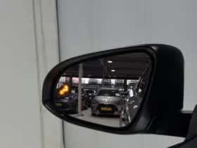 Toyota C-HR (2017) thumbnail 72
