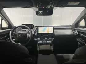 Toyota bZ4X (2023) thumbnail 2