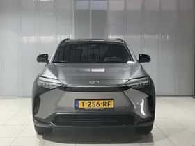 Toyota bZ4X (2023) thumbnail 5