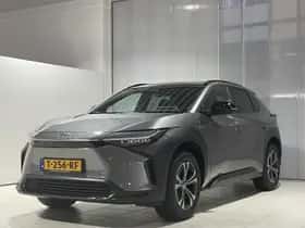 Toyota bZ4X (2023) thumbnail 6