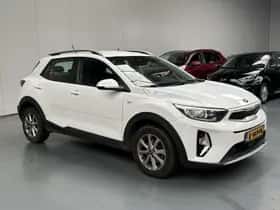 Kia Stonic (2021) thumbnail 22