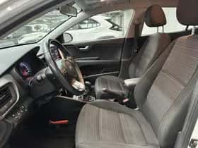 Kia Stonic (2021) thumbnail 25