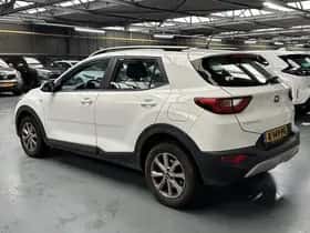 Kia Stonic (2021) thumbnail 42