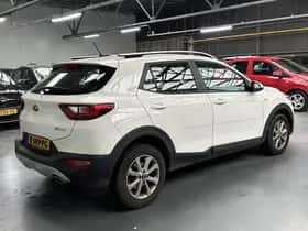 Kia Stonic (2021) thumbnail 46