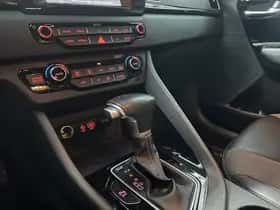Kia Niro (2018) thumbnail 40