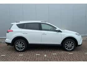 Toyota RAV4 thumbnail 3