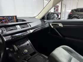 Lexus CT (2020) thumbnail 61
