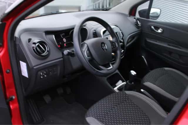 Renault Captur (2019) thumbnail 17