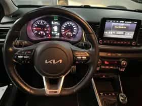 Kia Stonic (2022) thumbnail 4