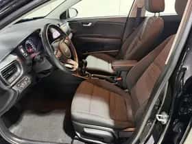 Kia Stonic (2021) thumbnail 44