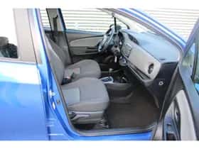 Toyota Yaris (2018) thumbnail 11