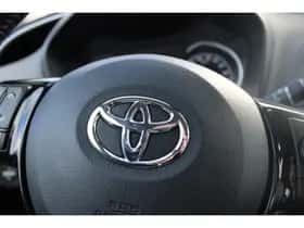 Toyota Yaris (2018) thumbnail 17