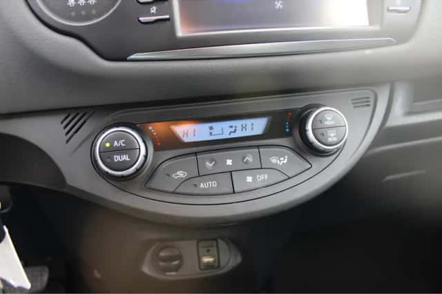 Toyota Yaris (2018) thumbnail 19
