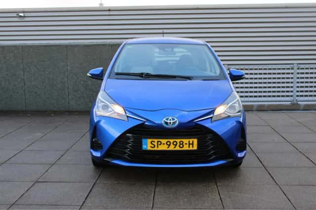 Toyota Yaris (2018) thumbnail 3
