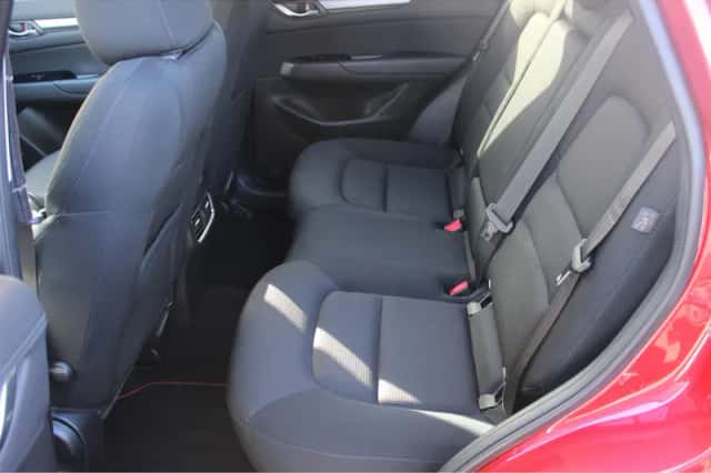 Toyota Yaris (2018) thumbnail 36