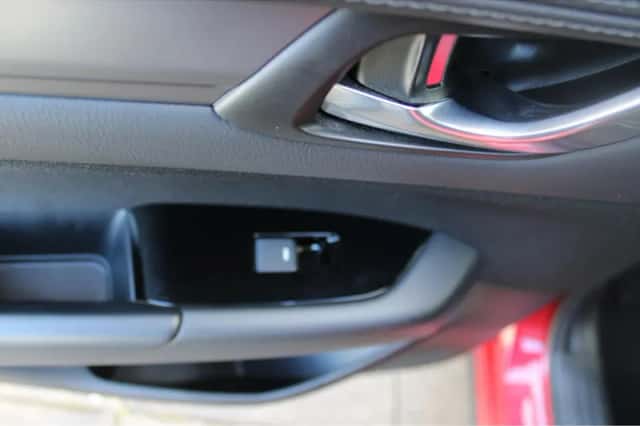 Toyota Yaris (2018) thumbnail 38