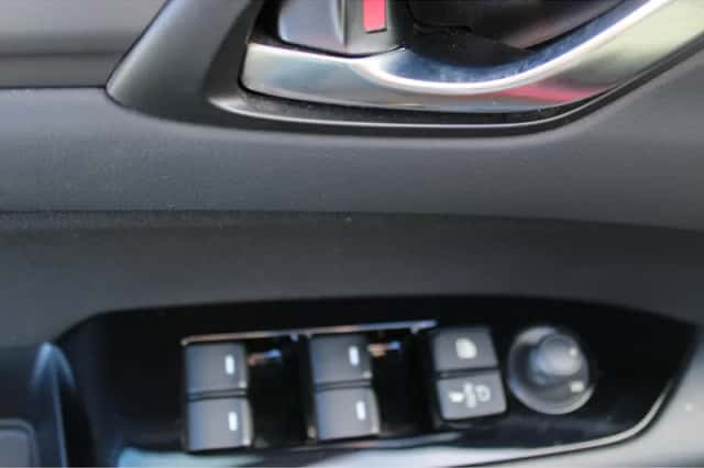Toyota Yaris (2018) thumbnail 39