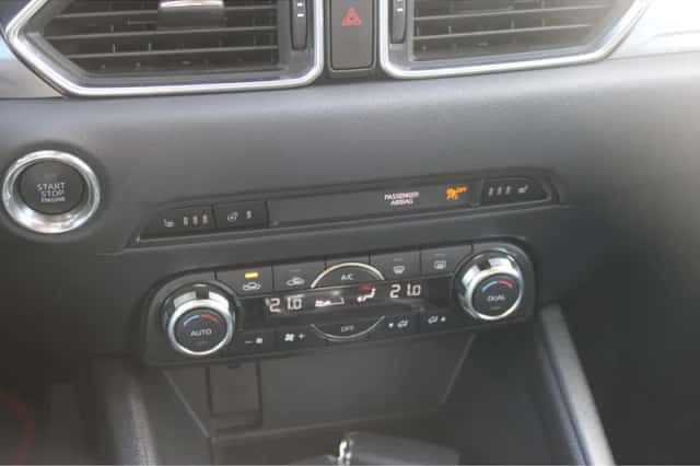 Toyota Yaris (2018) thumbnail 45