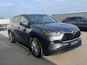 Toyota Highlander (2024) thumbnail 6