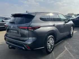 Toyota Highlander (2024) thumbnail 8