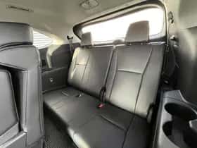 Toyota Highlander (2024) thumbnail 86