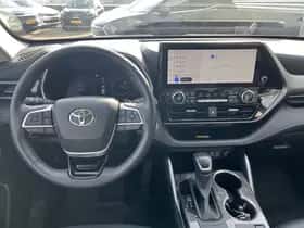 Toyota Highlander (2024) thumbnail 95